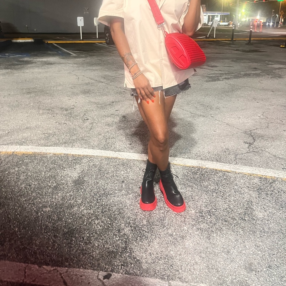 Gently Worn, Multiple Pocket Versatile Diesel Han… - image 1